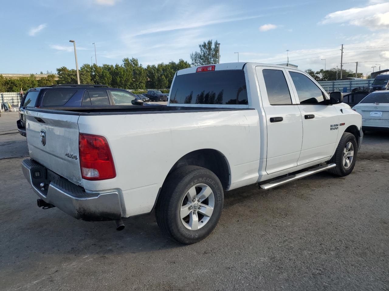 Image 3 of 2016 RAM 1500 ST 2016 with VIN 1C6RR7FM5GS299359
