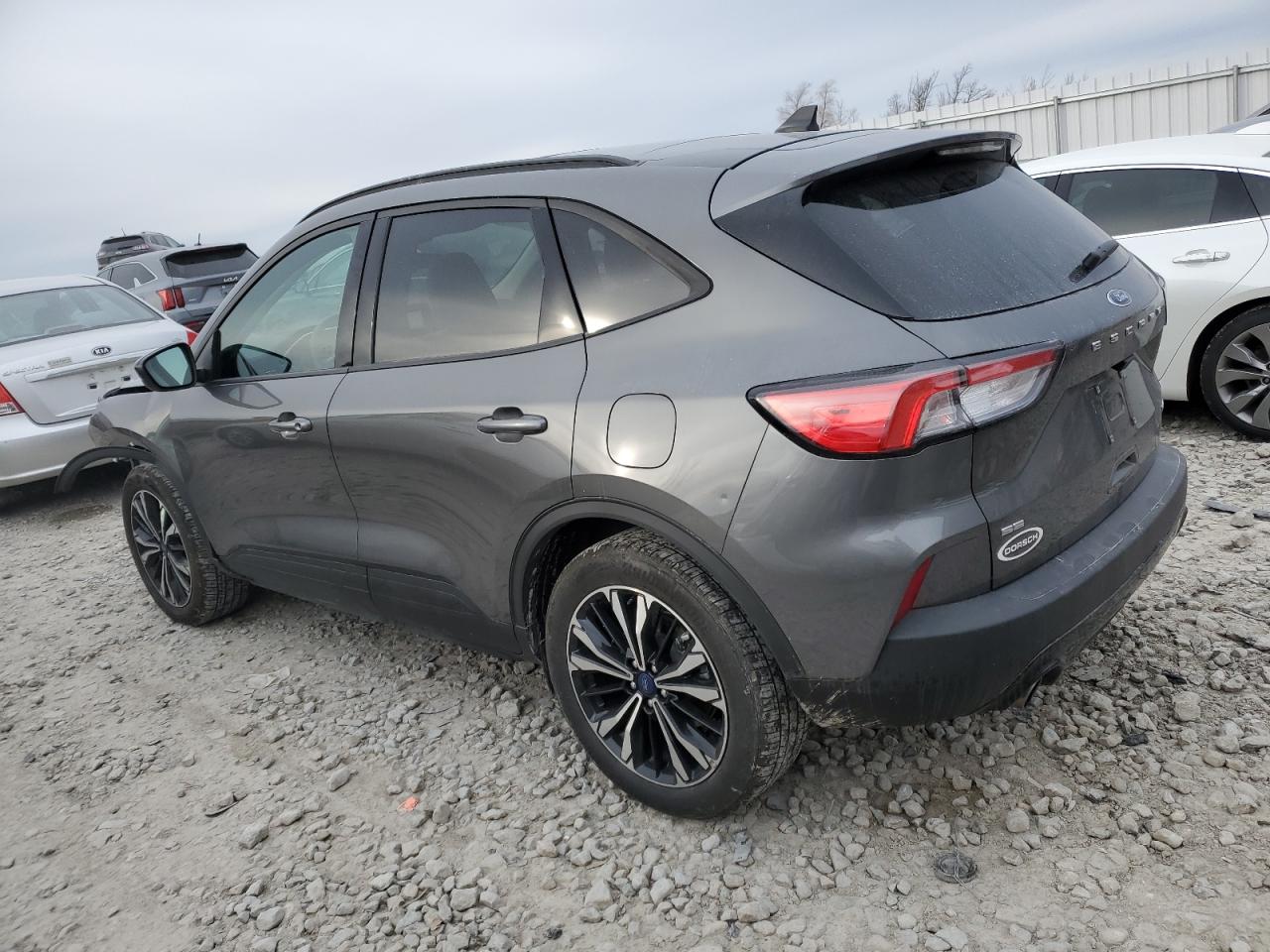 Image 2 of 2022 FORD ESCAPE SE 2022 with VIN 1FMCU9G62NUB96678