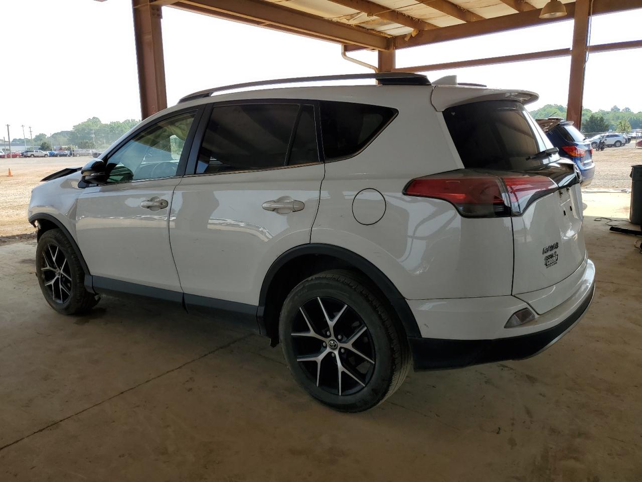 Image 2 of 2018 TOYOTA RAV4 SE 2018 with VIN JTMNFREV9JJ166008