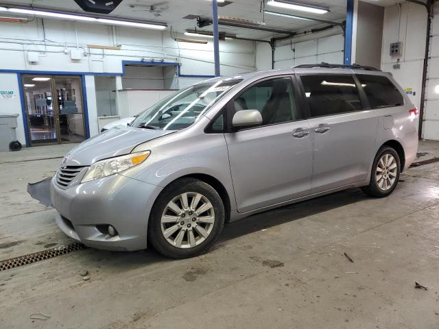 Image 1 of 2013 TOYOTA SIENNA XLE 2013 with VIN 5TDDK3DCXDS051526