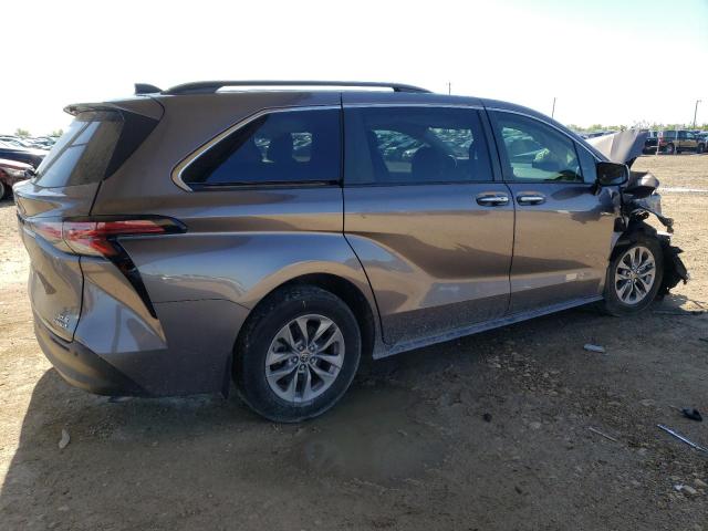 Image 3 of 2022 TOYOTA SIENNA XLE 2022 with VIN 5TDYRKEC3NS105787