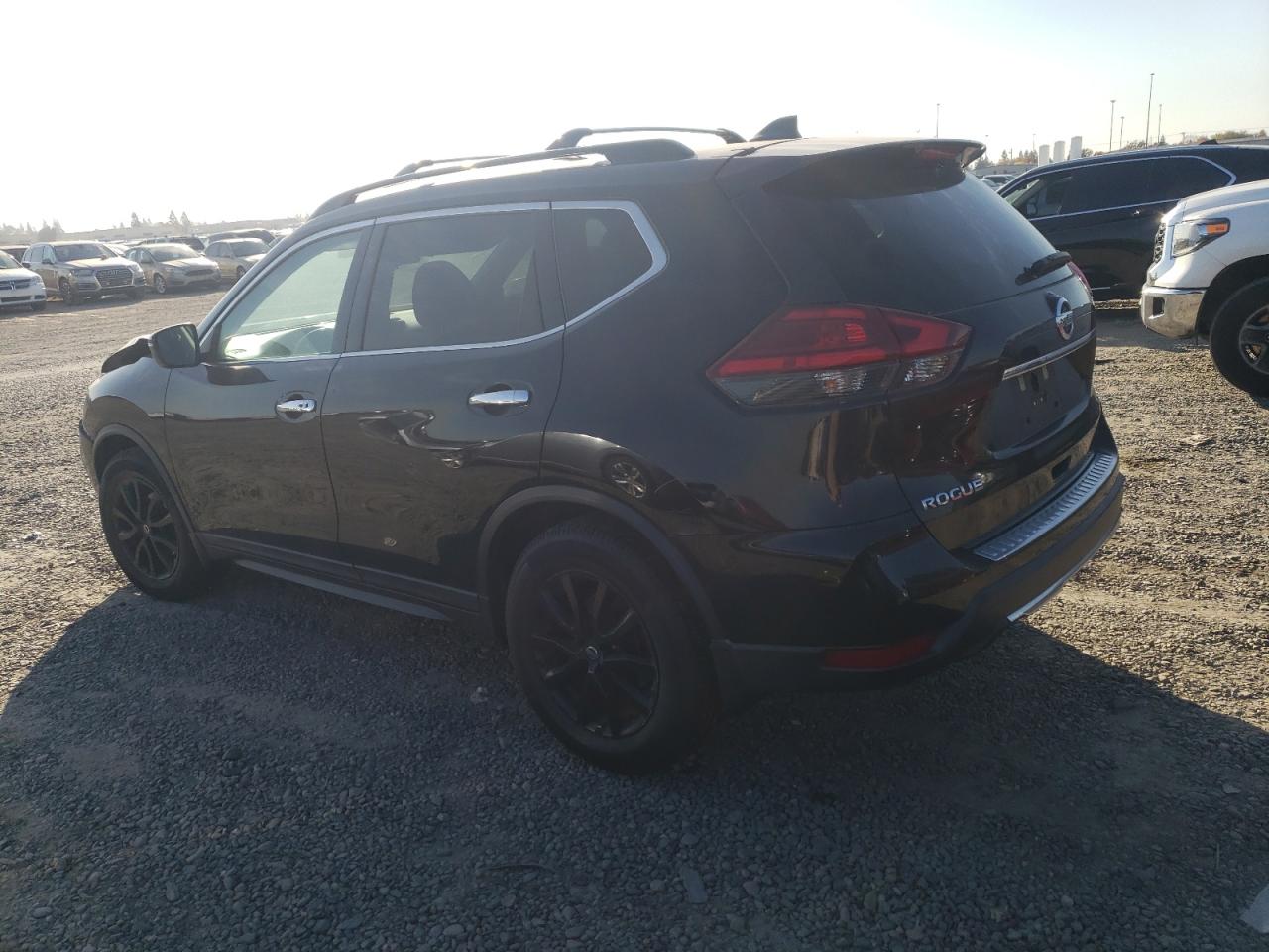 Изображение 2 2017 NISSAN ROGUE S 2017 с VIN 5N1AT2MT0HC877816