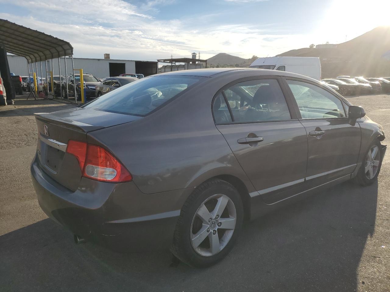 Изображение 3 2010 HONDA CIVIC LX-S 2010 с VIN 19XFA1F64AE019748