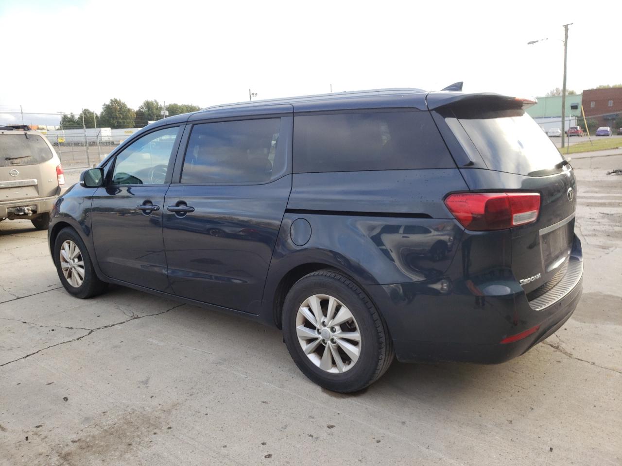 Изображение 2 2016 KIA SEDONA LX 2016 с VIN KNDMB5C19G6161743