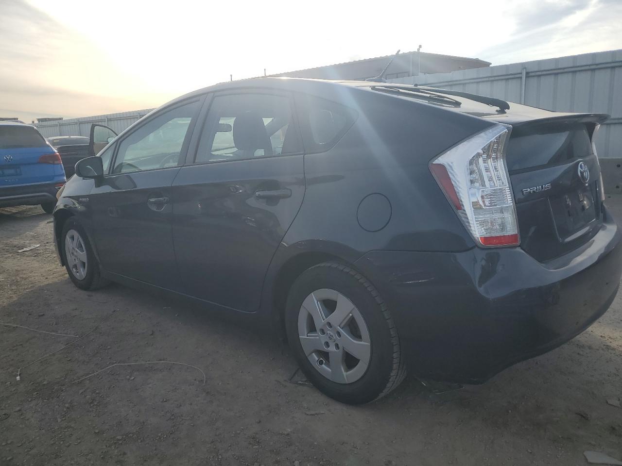 Obraz 2 z 2010 TOYOTA PRIUS  2010 z VIN JTDKN3DUXA0214133