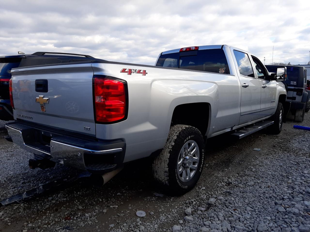 Image 3 of 2018 CHEVROLET SILVERADO K3500 LTZ 2018 with VIN 1GC4K0CY1JF142899