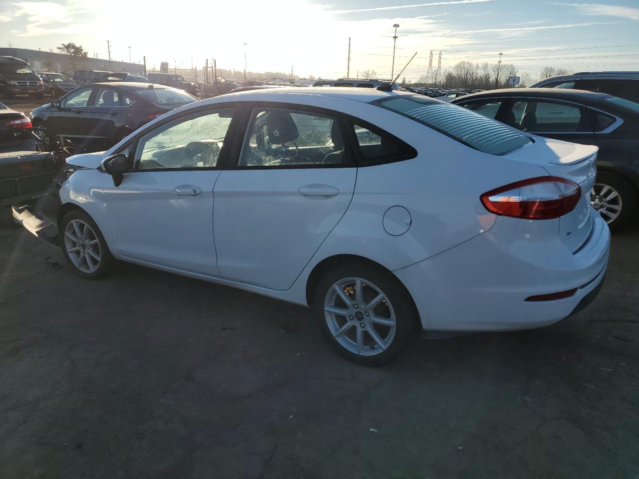 Изображение 2 2019 FORD FIESTA SE 2019 с VIN 3FADP4BJXKM137236