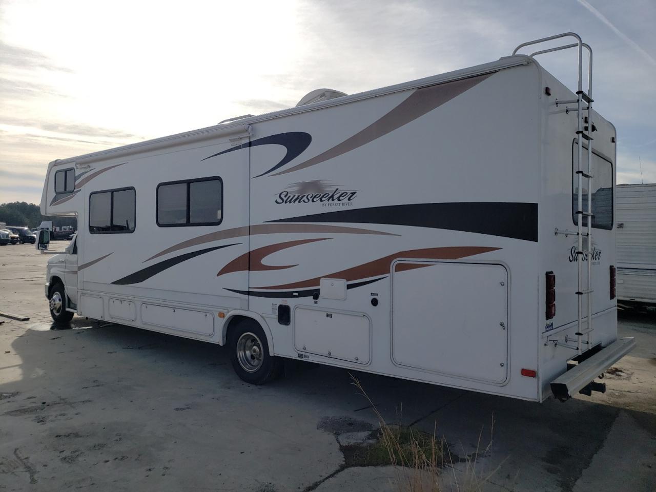 Image 3 of 2013 FORD ECONOLINE E450 SUPER DUTY CUTAWAY VAN 2013 with VIN 1FDXE4FS8CDB18628