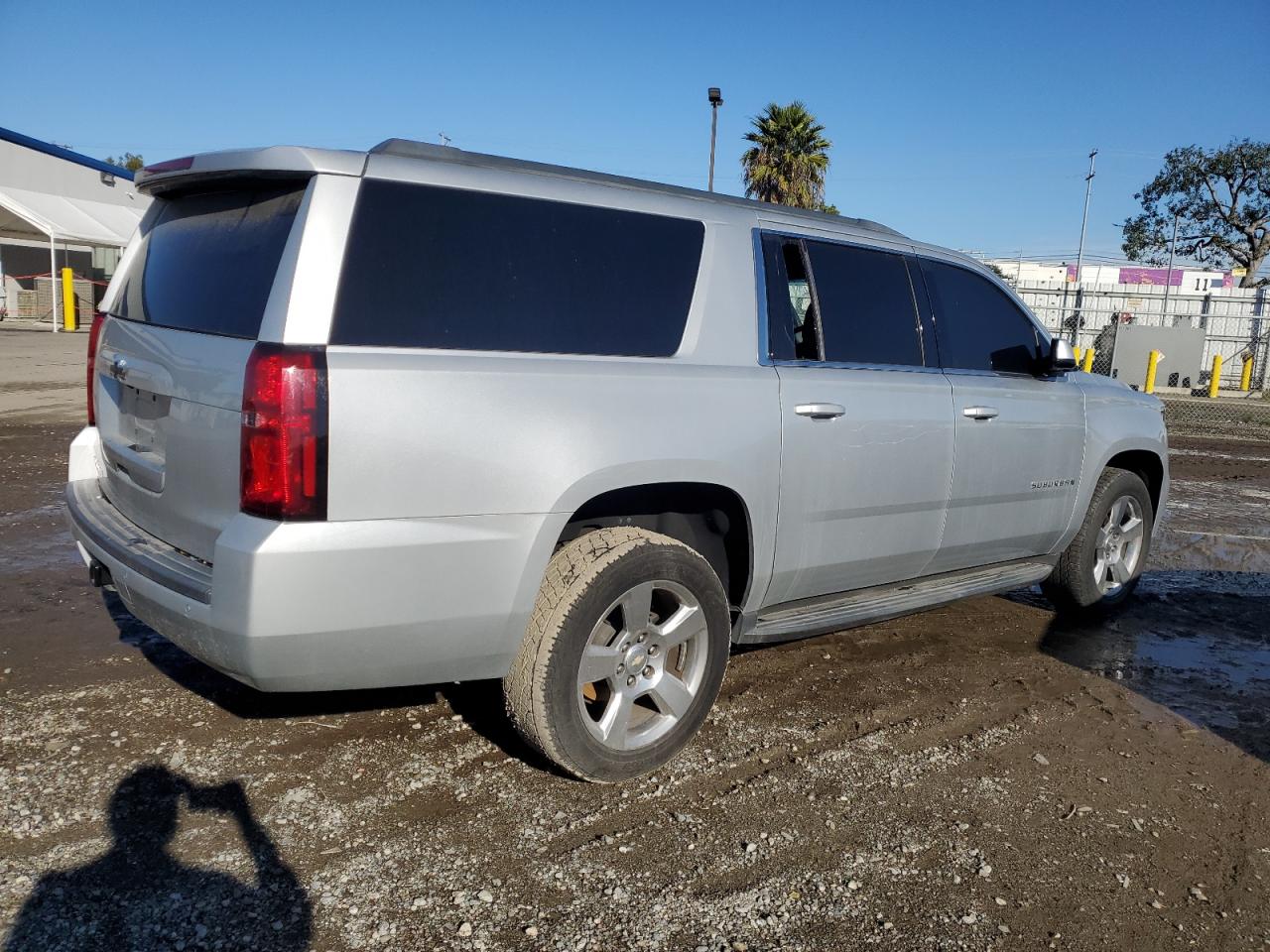 Изображение 3 2017 CHEVROLET SUBURBAN C1500  LS 2017 с VIN 1GNSCGKC2HR397838