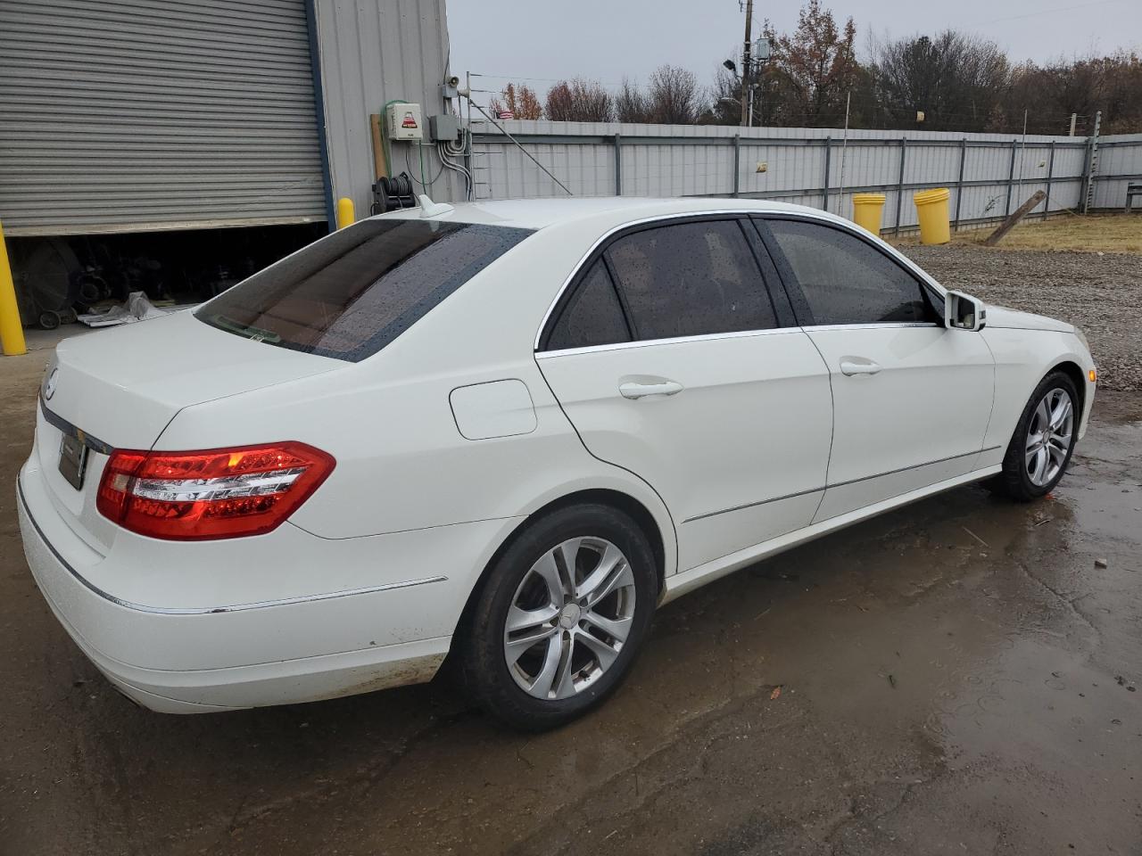 Image 3 of 2011 MERCEDES-BENZ E 350 2011 with VIN WDDHF5GB1BA364081