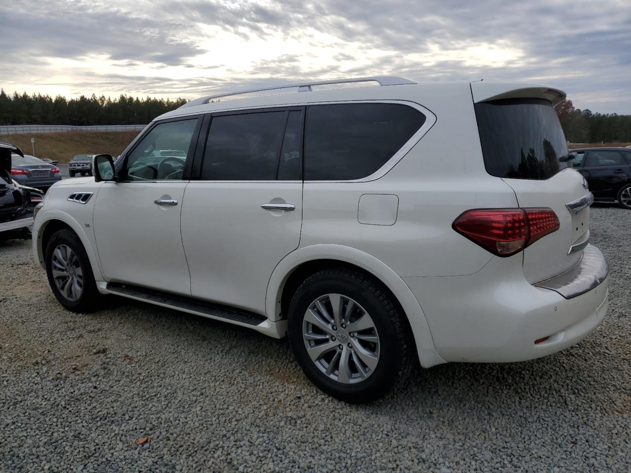 Obraz 2 z 2017 INFINITI QX80 BASE 2017 z VIN JN8AZ2NE9H9156222