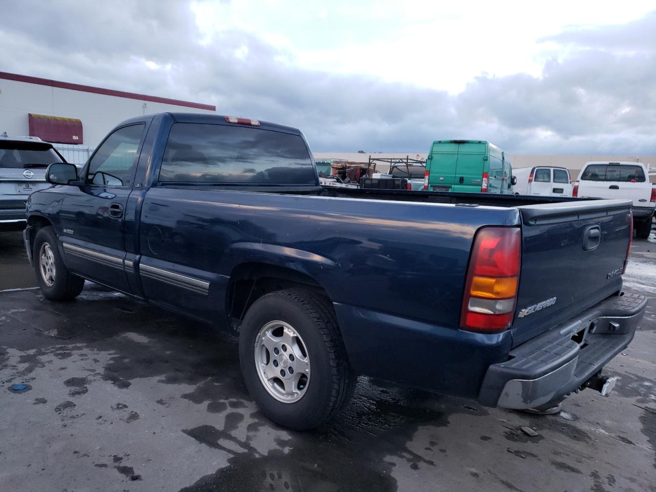 Image 2 of 2000 CHEVROLET SILVERADO C1500 2000 with VIN 1GCEC14T6YE118222