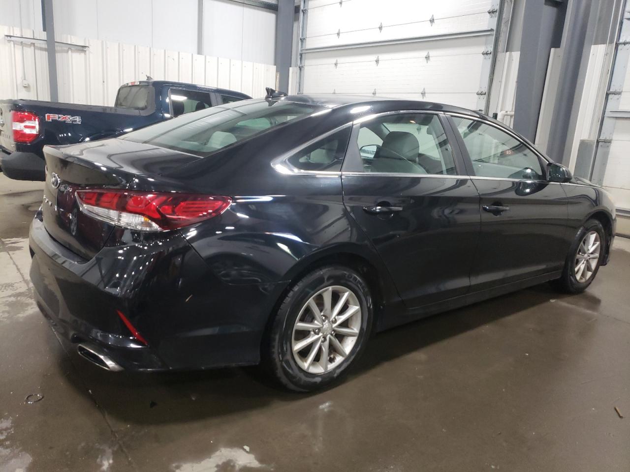 Obraz 3 z 2019 HYUNDAI SONATA SE 2019 z VIN 5NPE24AF3KH732722