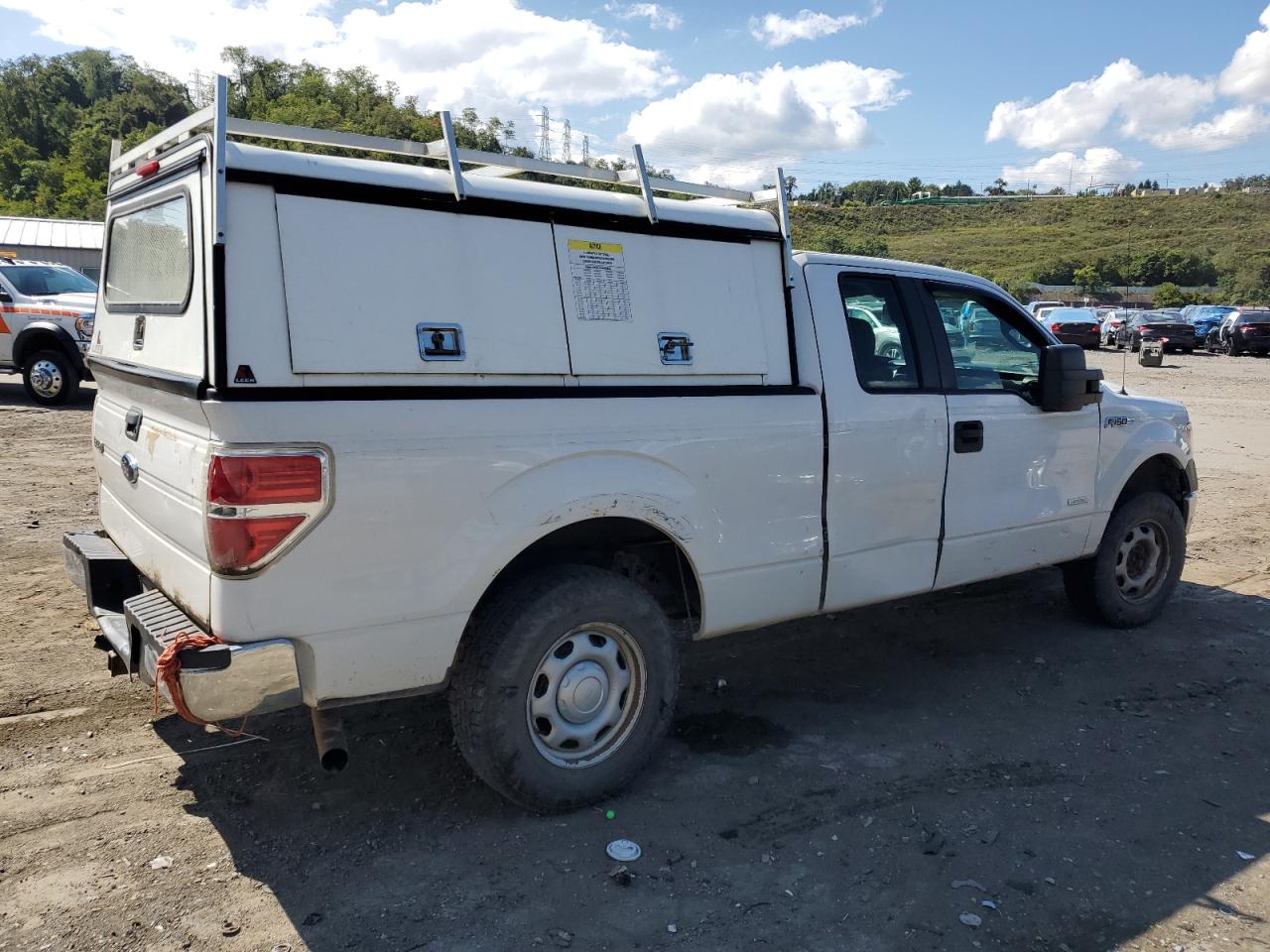 Image 3 of 2014 FORD F150 SUPER CAB 2014 with VIN 1FTFX1ET1EKE93231