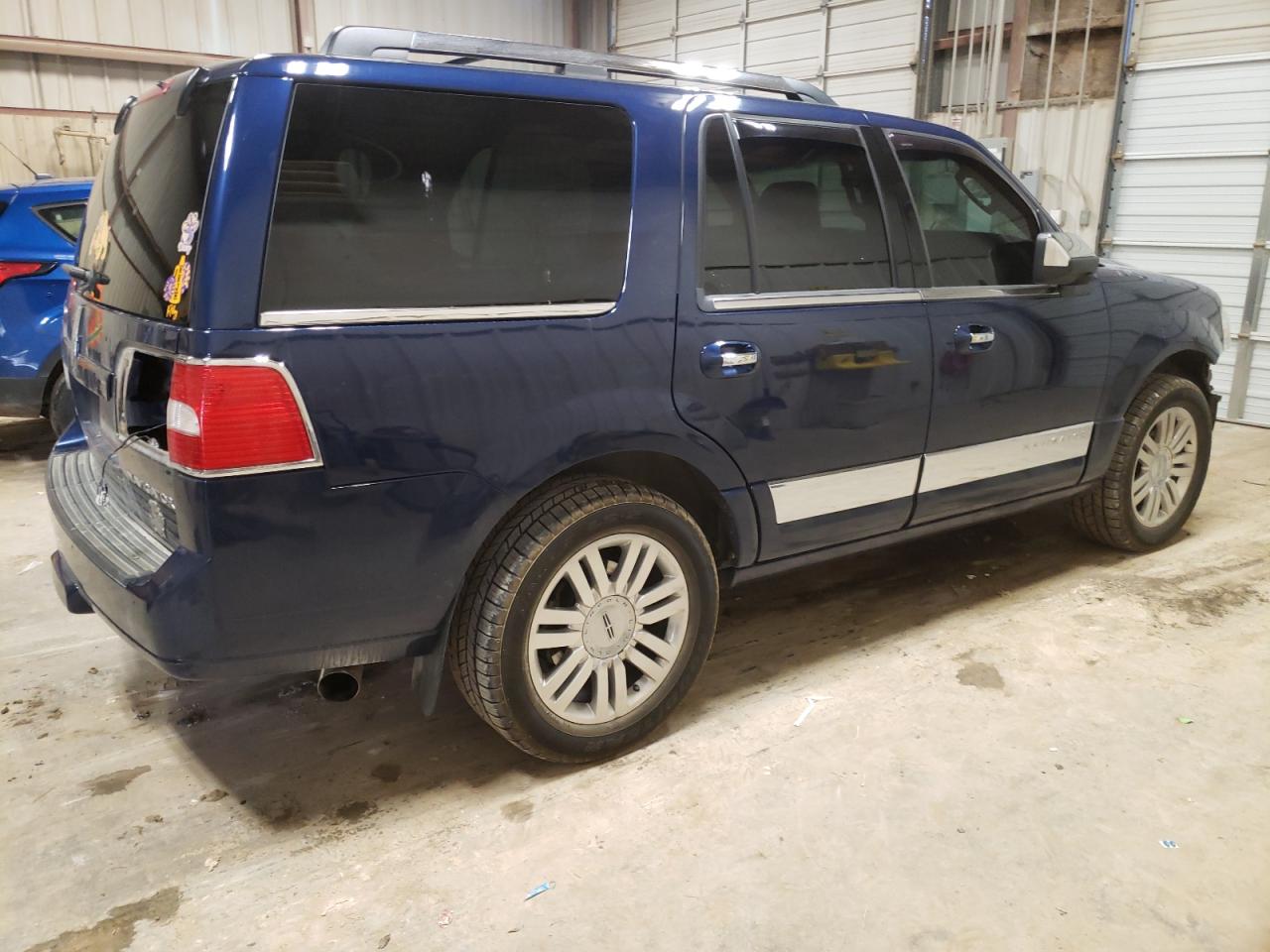 Obraz 3 z 2011 LINCOLN NAVIGATOR  2011 z VIN 5LMJJ2J58BEJ08310