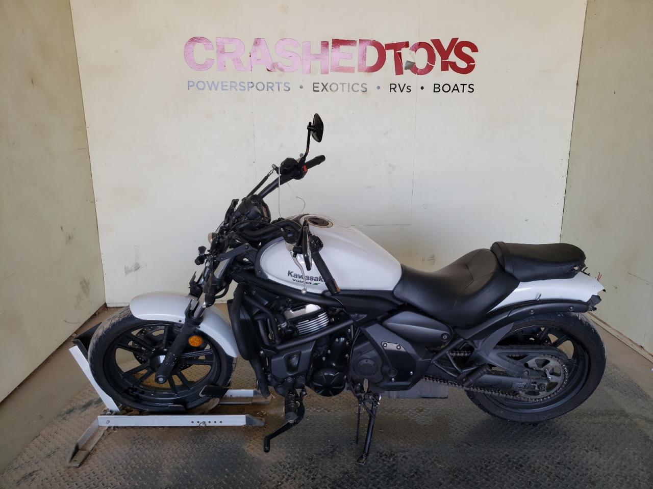 Image 3 of Kawasaki En650 C 2018 with VIN JKAENEC14JDA01538