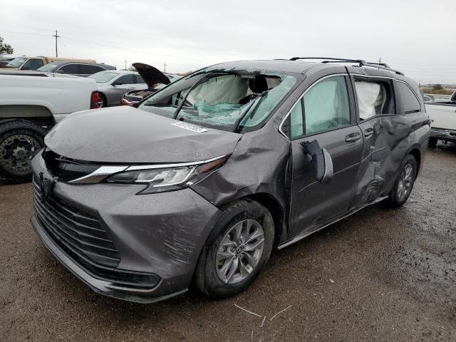 2022 TOYOTA SIENNA LE 2022 image