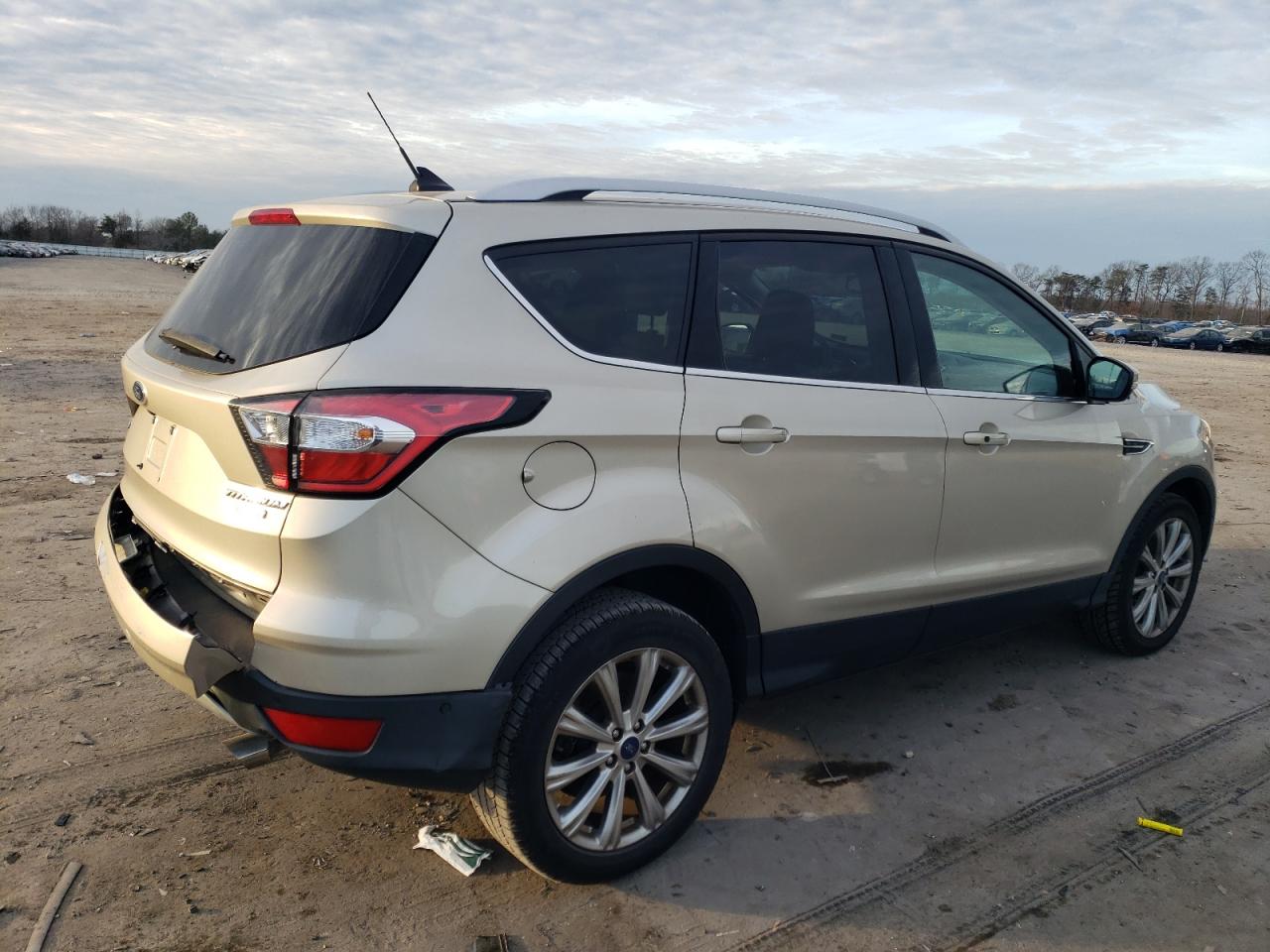Image 3 of 2018 FORD ESCAPE TITANIUM 2018 with VIN 1FMCU0J95JUB60007