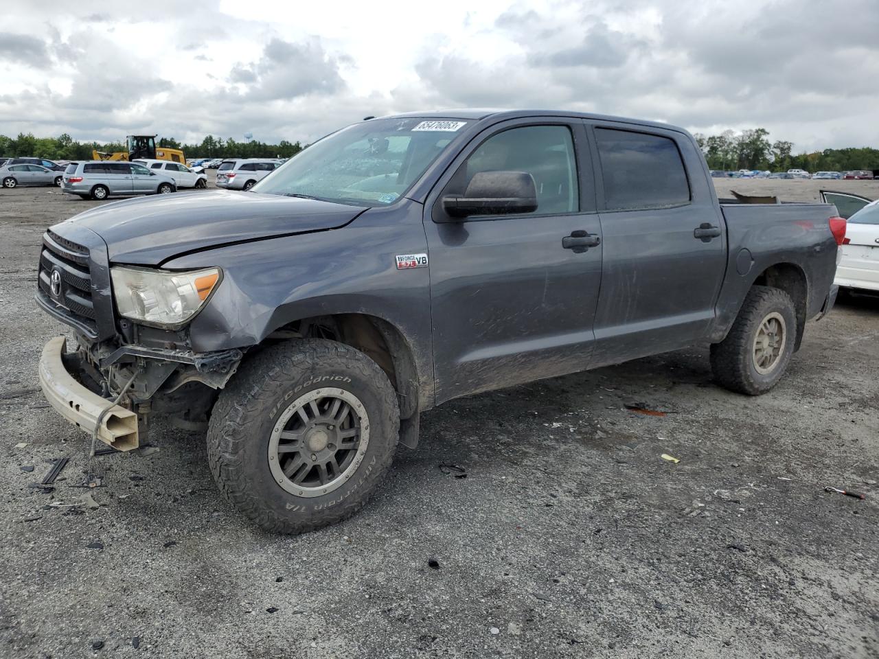 Image 1 of 2013 TOYOTA TUNDRA CREWMAX SR5 2013 with VIN 5TFDY5F14DX319583