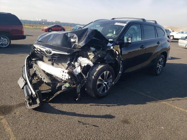 Obraz 1 z 2022 TOYOTA HIGHLANDER XLE 2022 z VIN 5TDHZRBH7NS560506