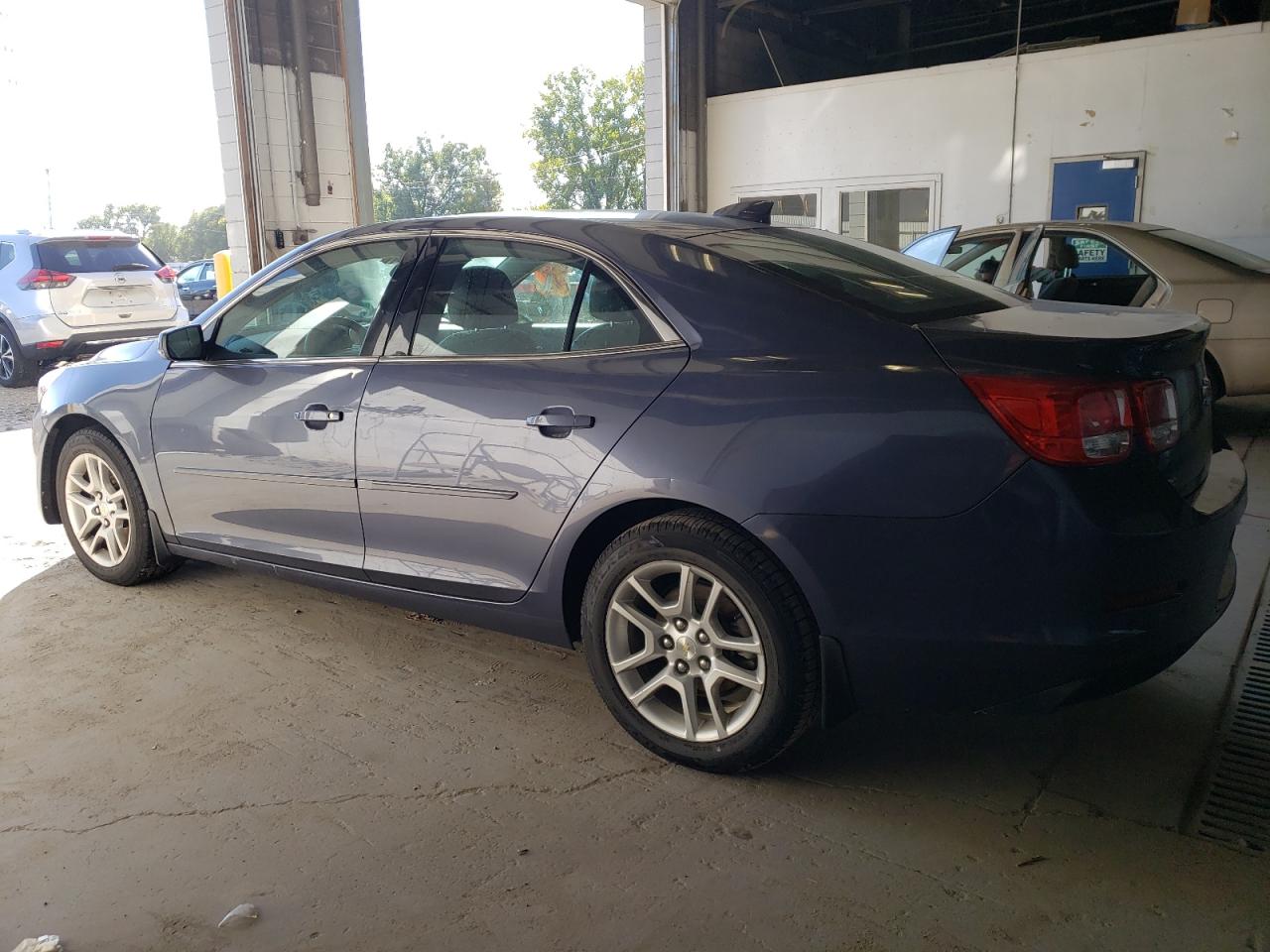 Image 2 of Chevrolet Malibu 1Lt 2015 with VIN 1G11C5SL7FF340292