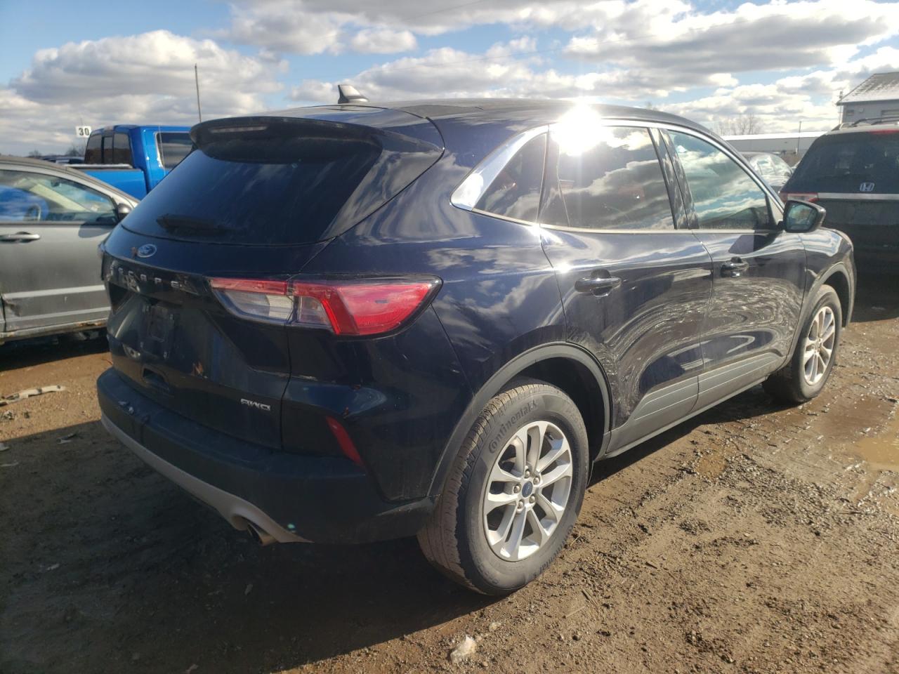 Изображение 3 2021 FORD ESCAPE SE 2021 с VIN 1FMCU9G62MUA83747