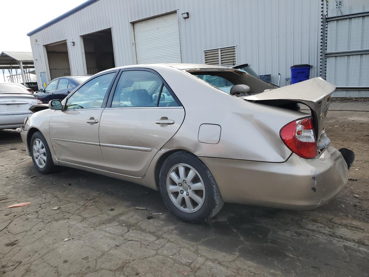 Image 2 of 2002 TOYOTA CAMRY LE 2002 with VIN 4T1BF30K22U018436