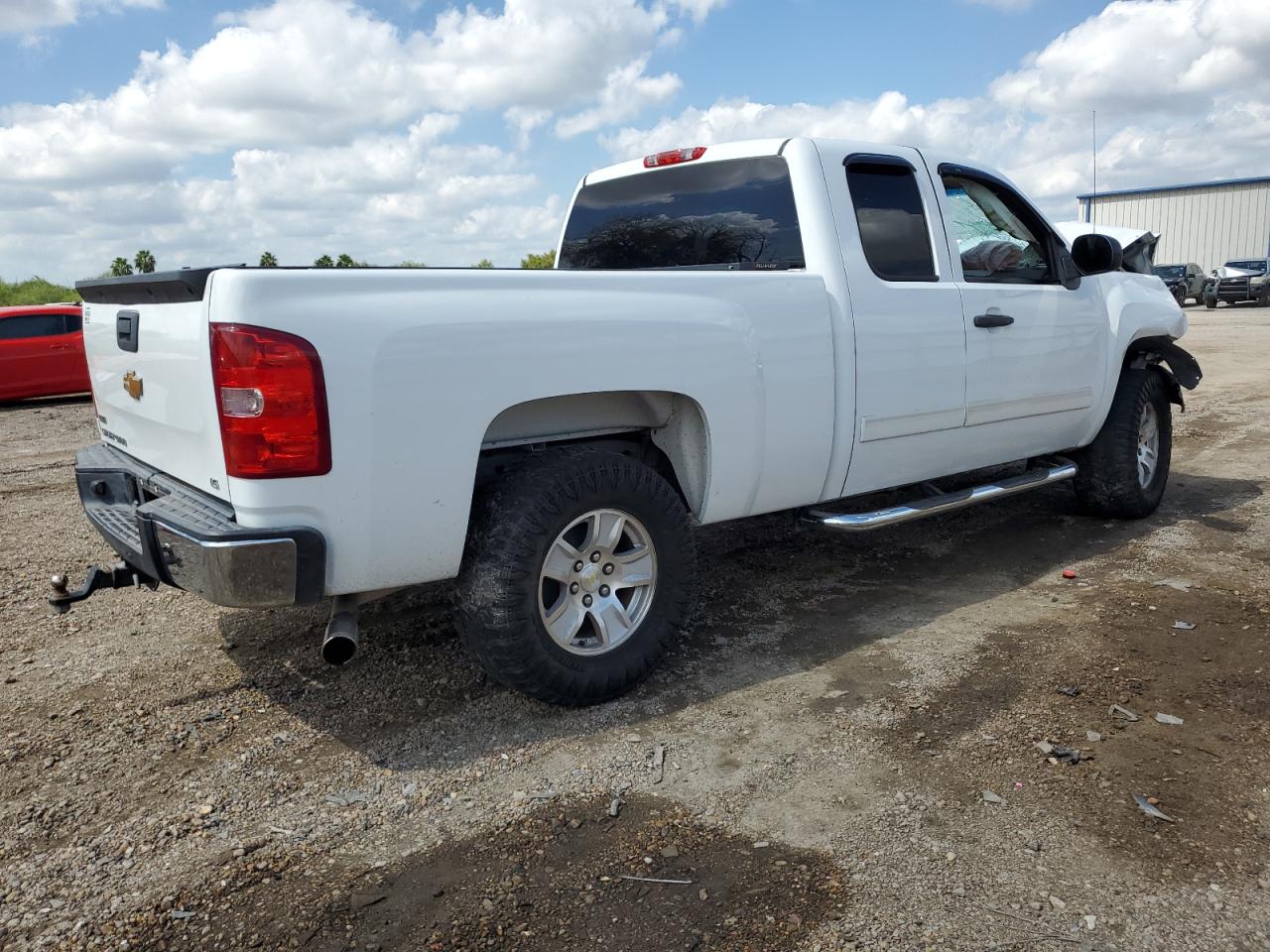 Image 3 of 2012 CHEVROLET SILVERADO C1500  LS 2012 with VIN 1GCRCREA7CZ205934