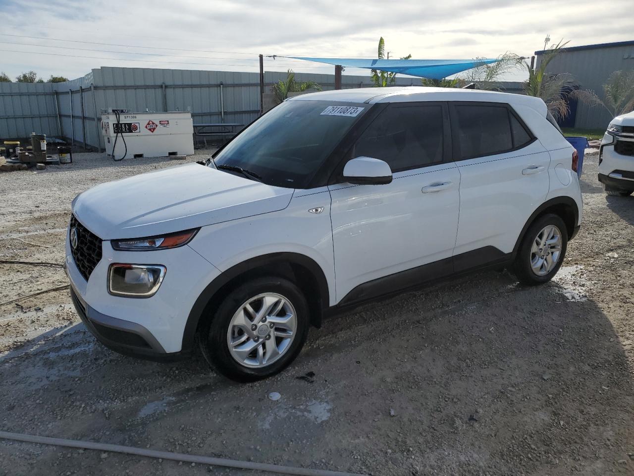 Image 1 of 2021 HYUNDAI VENUE SE 2021 with VIN KMHRB8A3XMU081656