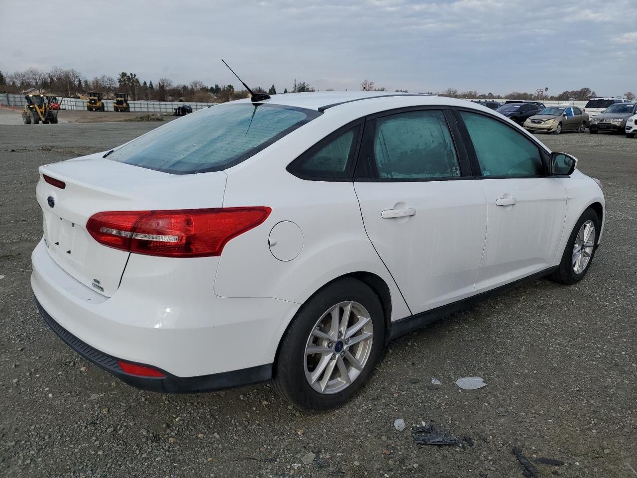 Изображение 3 2018 FORD FOCUS SE 2018 с VIN 1FADP3FE7JL323033