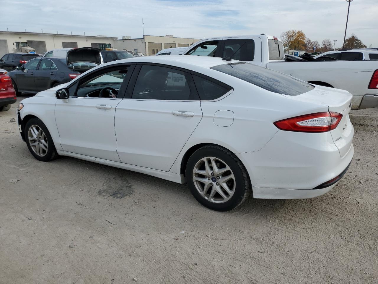 Image 2 of 2014 FORD FUSION SE 2014 with VIN 3FA6P0H73ER127670