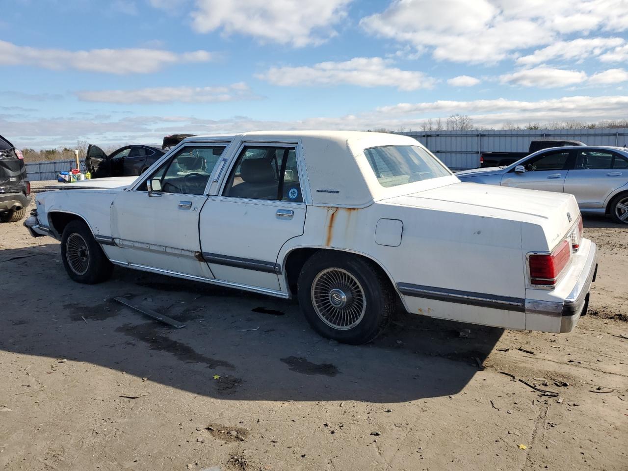 Изображение 2 1988 MERCURY GRAND MARQUIS LS 1988 с VIN 2MEBM75F0JX642898