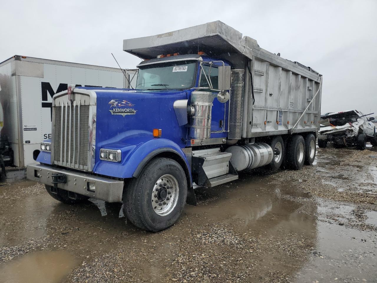 Image 2 of 2009 KENWORTH CONSTRUCTION W900 2009 with VIN 1NKWX4EX39J256612