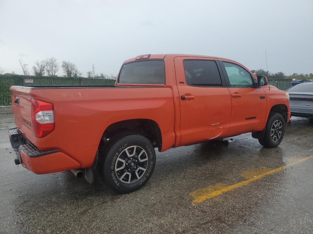 Image 3 of 2016 TOYOTA TUNDRA CREWMAX SR5 2016 with VIN 5TFEY5F17GX193437
