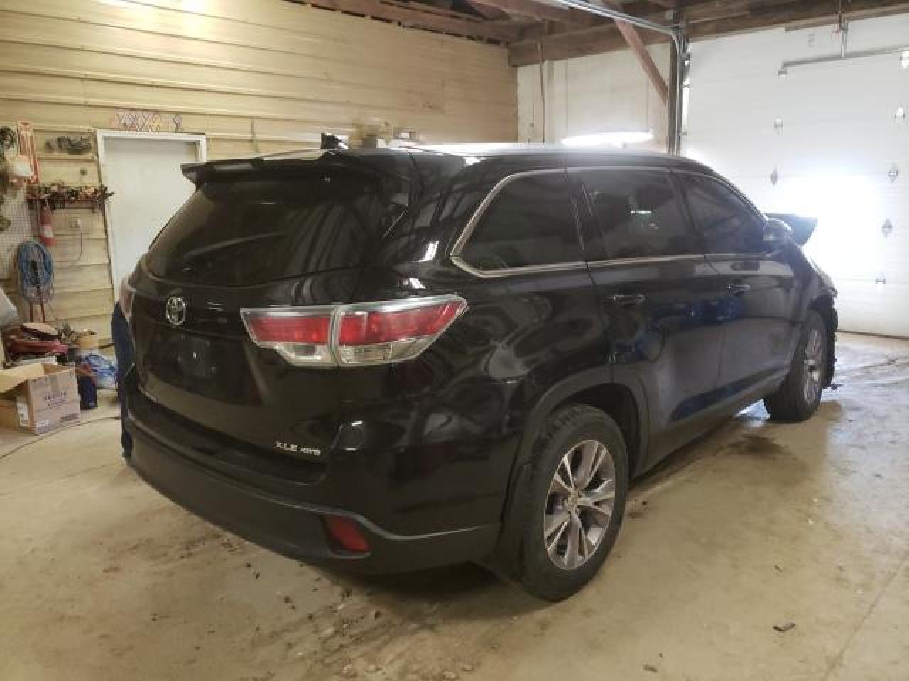Image 3 of 2015 TOYOTA HIGHLANDER XLE 2015 with VIN 5TDJKRFH2FS142887