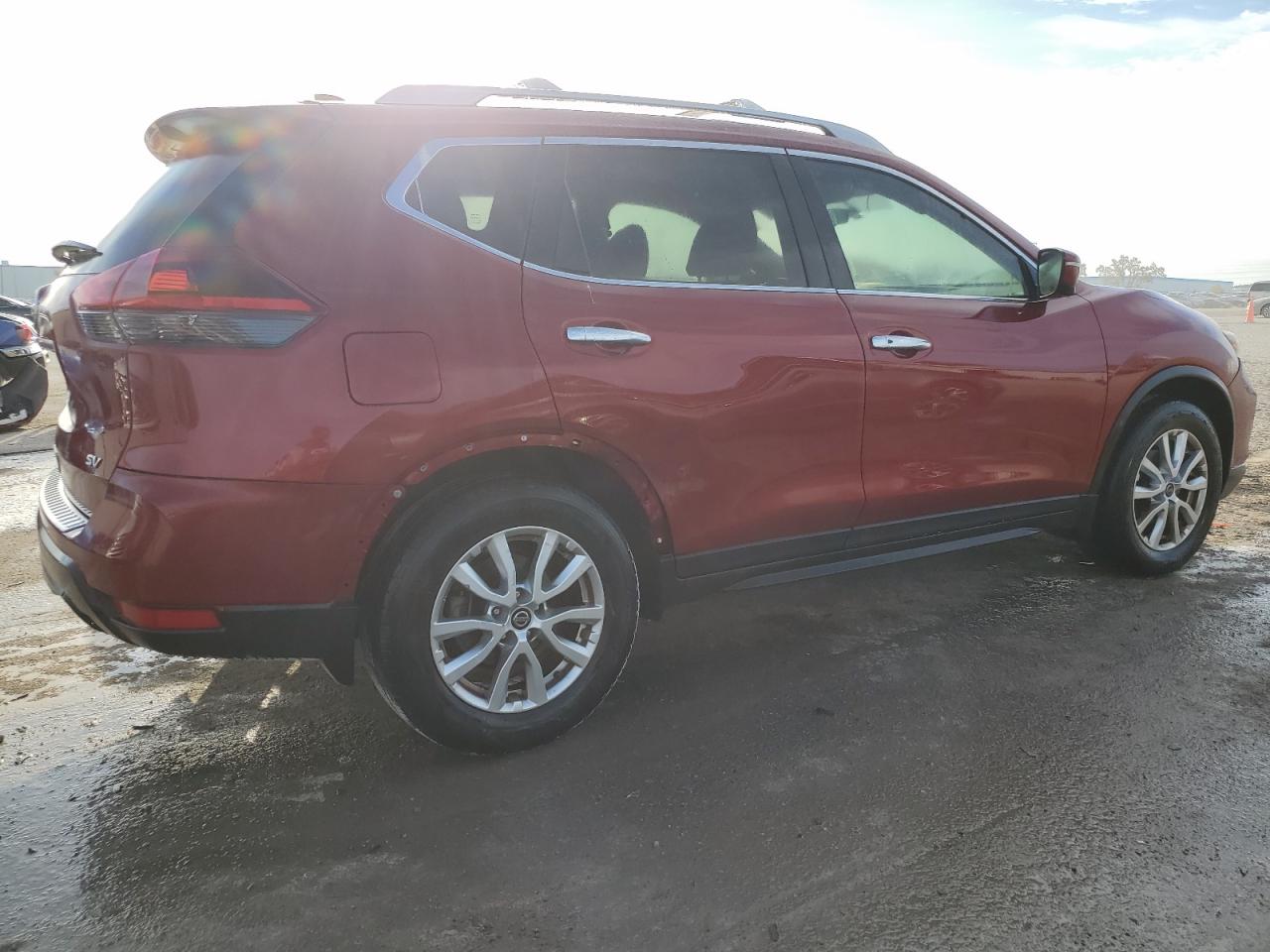 Obraz 3 z 2018 NISSAN ROGUE S 2018 z VIN 5N1AT2MT4JC847417