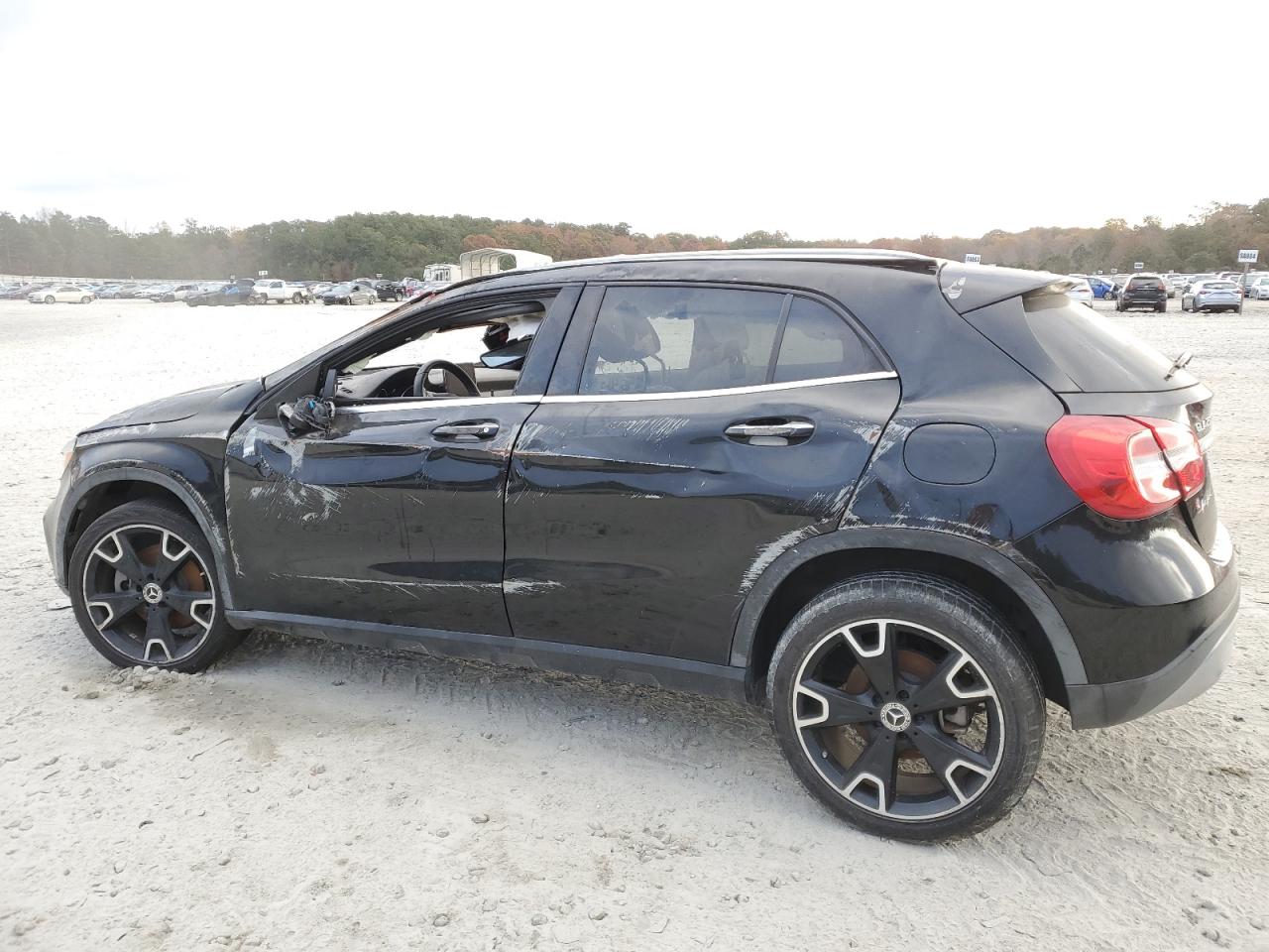 Image 2 of 2018 MERCEDES-BENZ GLA 250 2018 with VIN WDCTG4EB4JJ499031