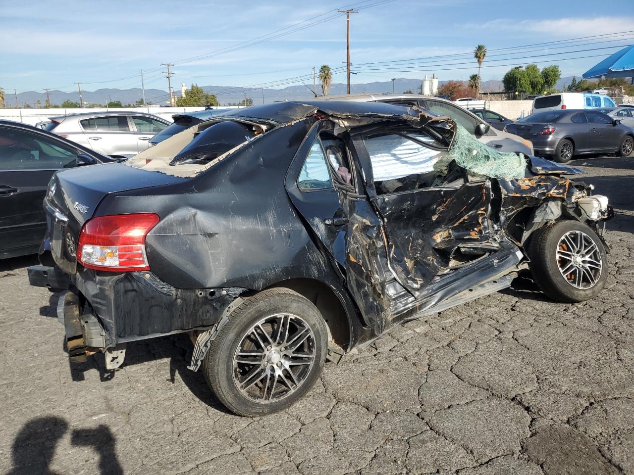 Image 3 of 2010 TOYOTA YARIS  2010 with VIN JTDBT4K30A4065309