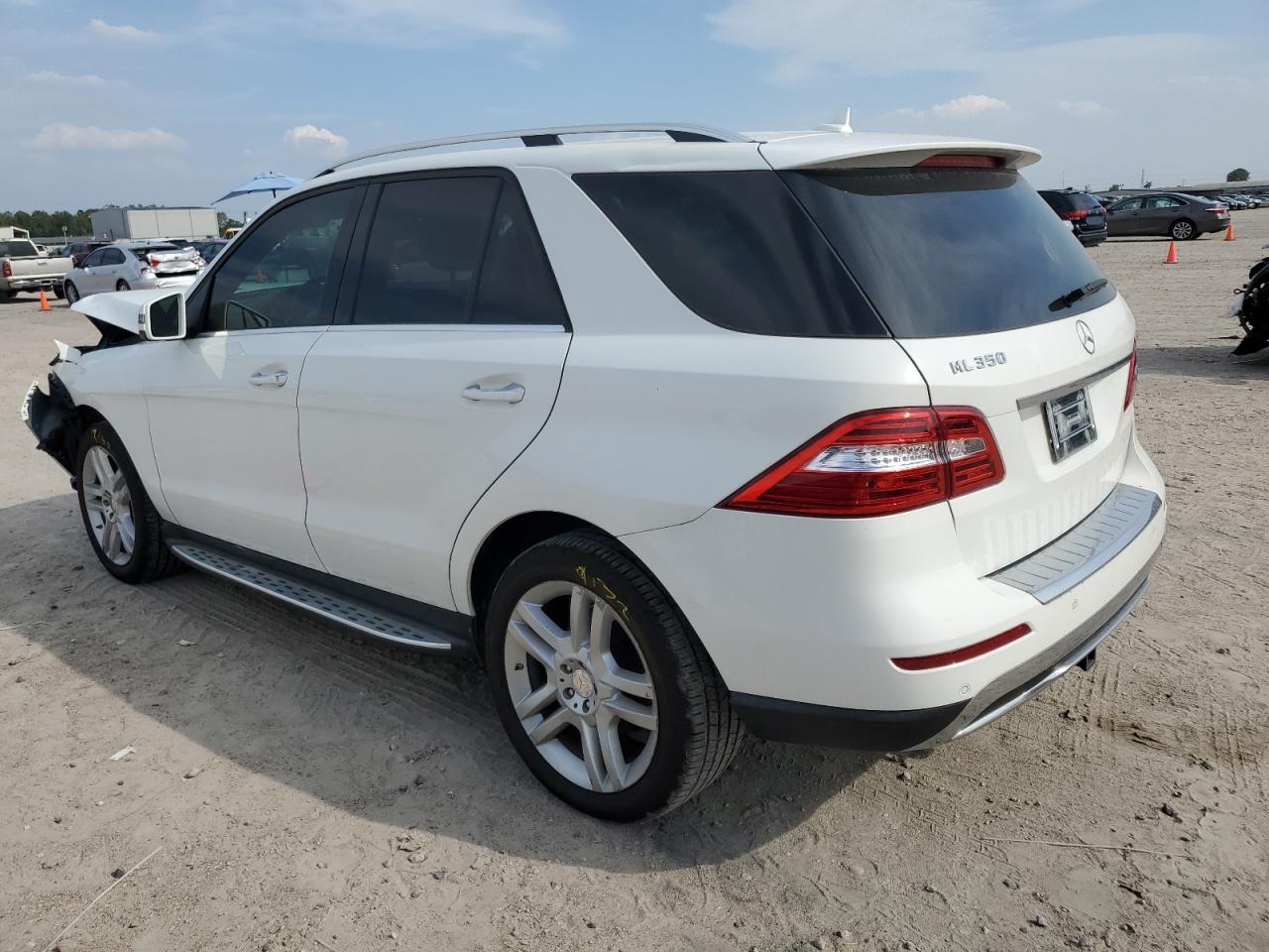 Obraz 2 z 2015 MERCEDES-BENZ ML 350 2015 z VIN 4JGDA5JB2FA464823