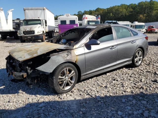 Image 1 of 2019 HYUNDAI SONATA LIMITED 2019 with VIN 5NPE34AF5KH769073