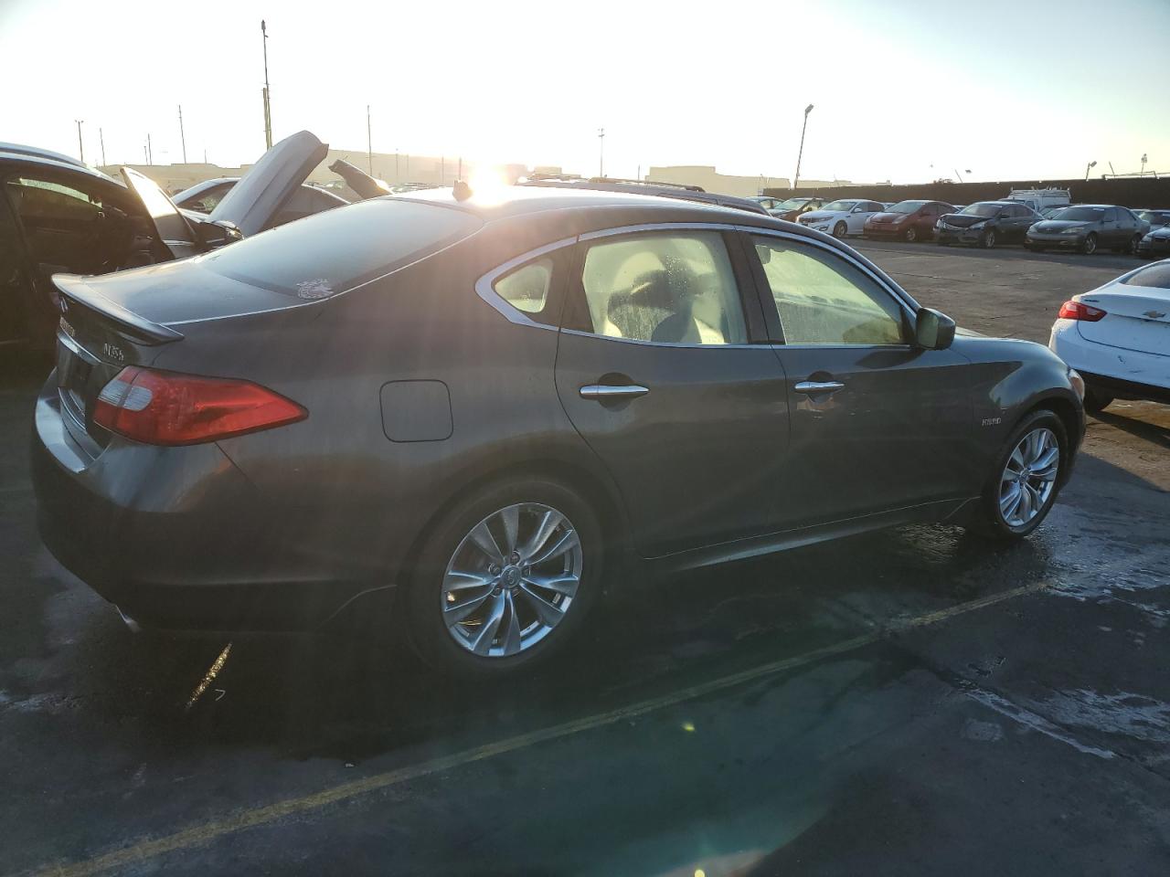 Image 3 of 2012 INFINITI M35H 2012 with VIN JN1EY1AP8CM910947