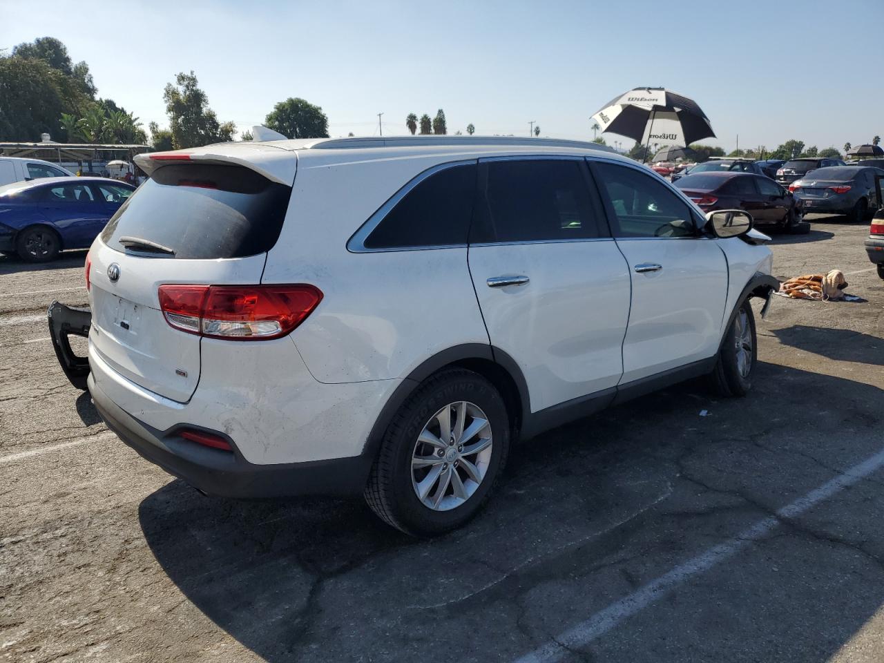Image 3 of 2017 KIA SORENTO LX 2017 with VIN 5XYPG4A36HG199913