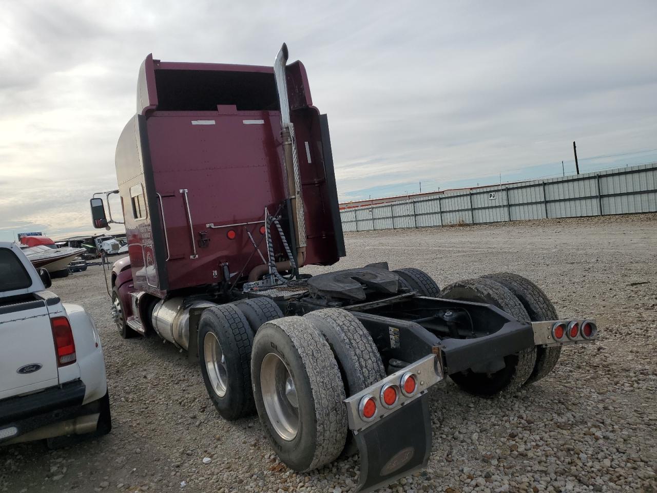 Image 3 of 2013 PETERBILT 386  2013 with VIN 1XPHD49X3DD192834