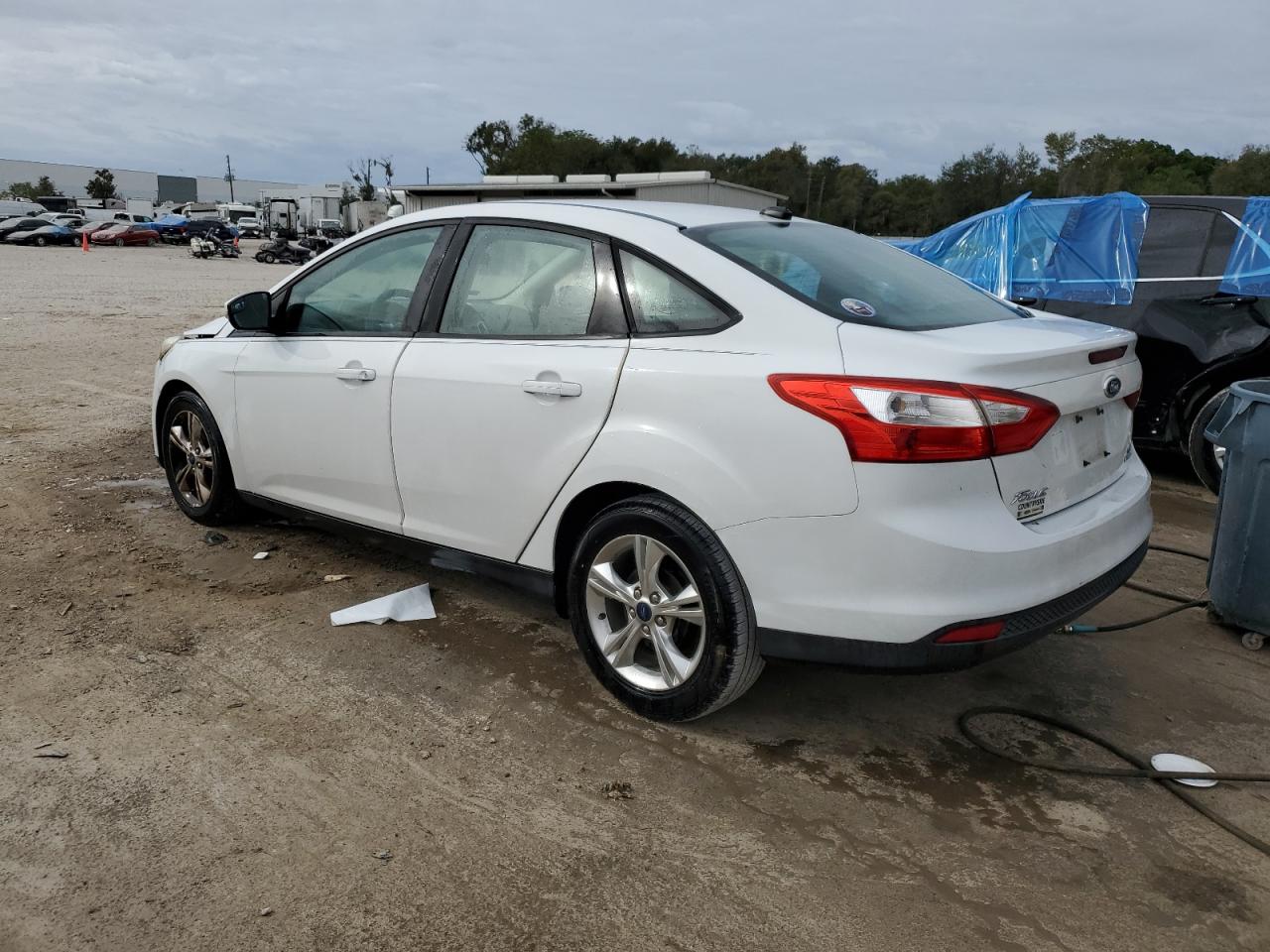 Image 2 of 2013 FORD FOCUS SE 2013 with VIN 1FADP3F24DL302456