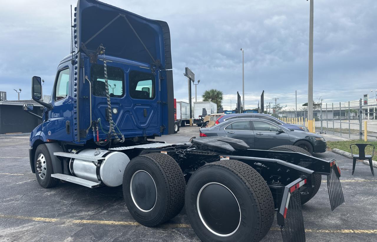 Изображение 3 2020 FREIGHTLINER CASCADIA 116  2020 с VIN 1FUJHTDV3LLKZ2324
