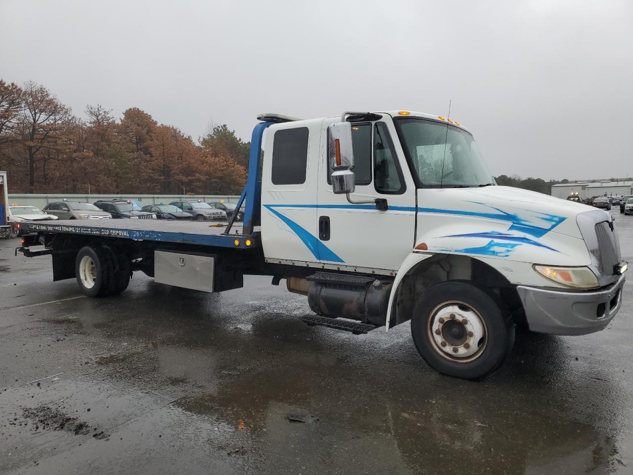 Image 1 of 2003 INTERNATIONAL 4000 4300 2003 with VIN 3HTMMAAM43N587735