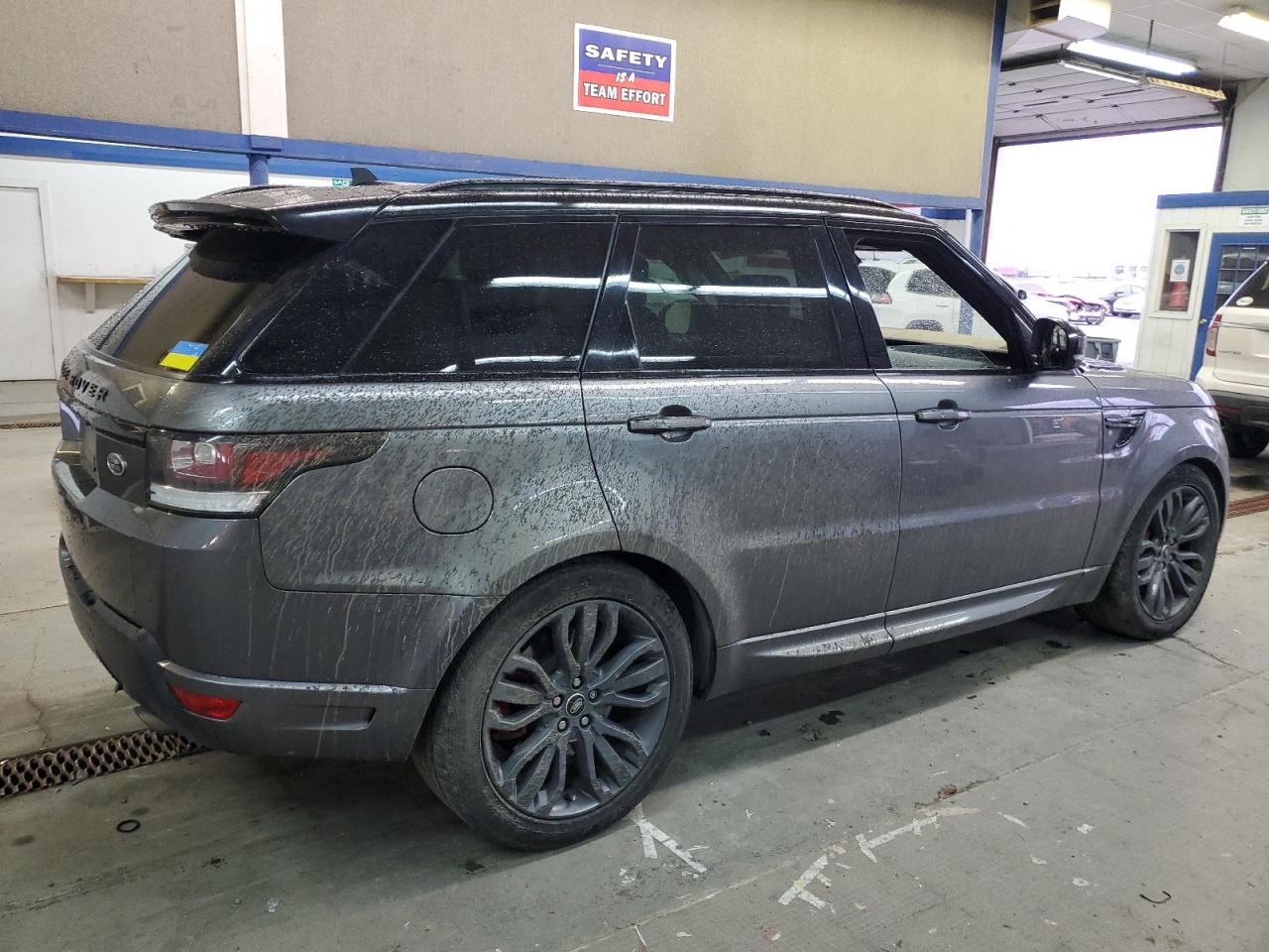 Image 3 of 2016 LAND ROVER RANGE ROVER SPORT HST 2016 with VIN SALWS2PF7GA116352