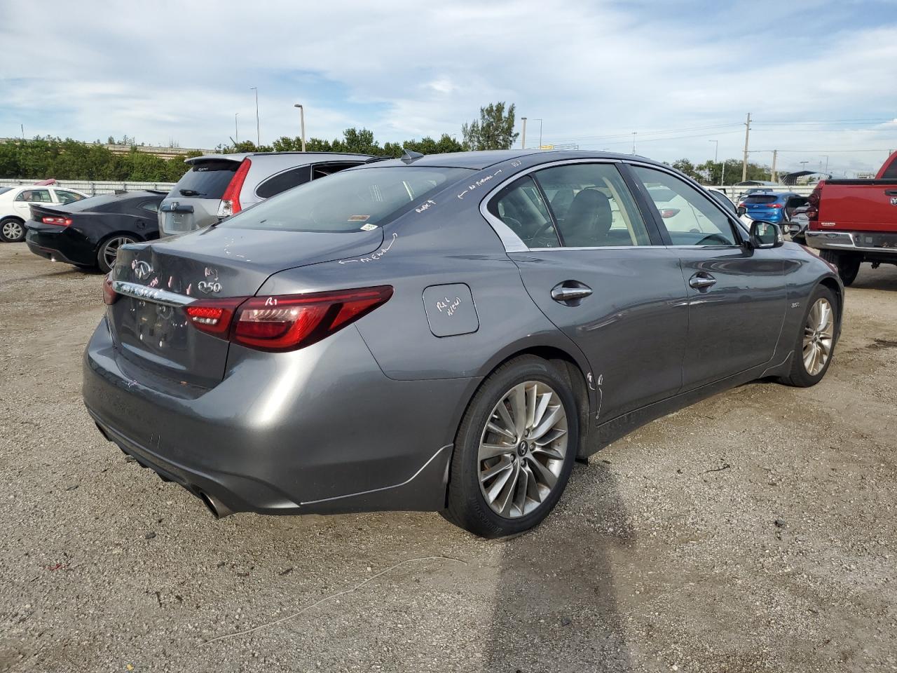Image 3 of 2019 INFINITI Q50 LUXE 2019 with VIN JN1EV7AP4KM513178