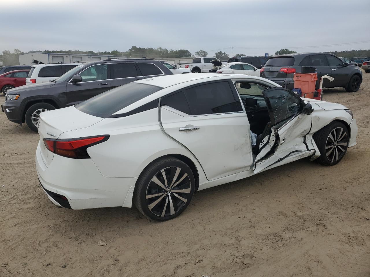 Obraz 3 z 2020 NISSAN ALTIMA PLATINUM 2020 z VIN 1N4BL4FV5LN300690