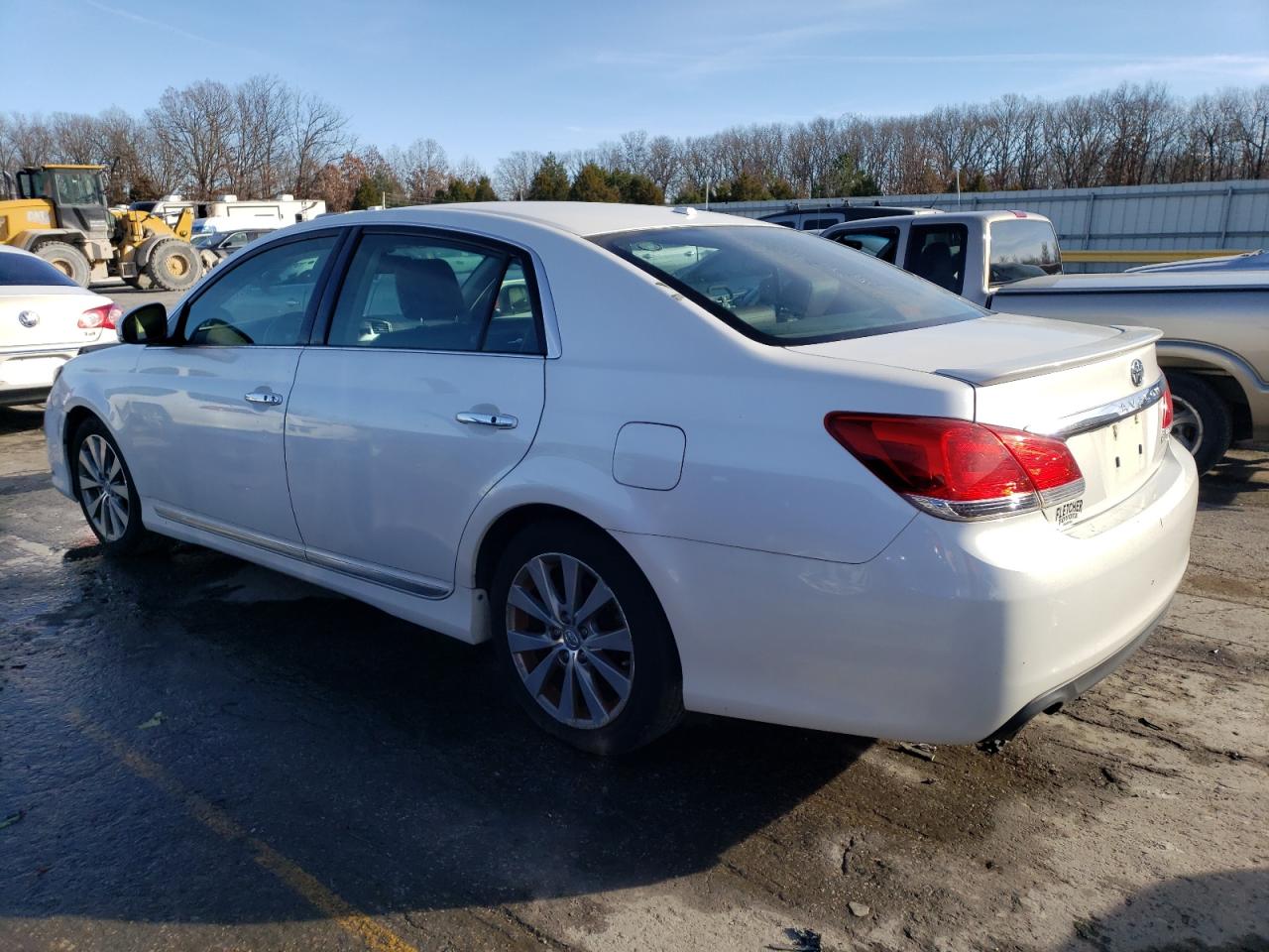 Изображение 2 2011 TOYOTA AVALON BASE 2011 с VIN 4T1BK3DB8BU421469